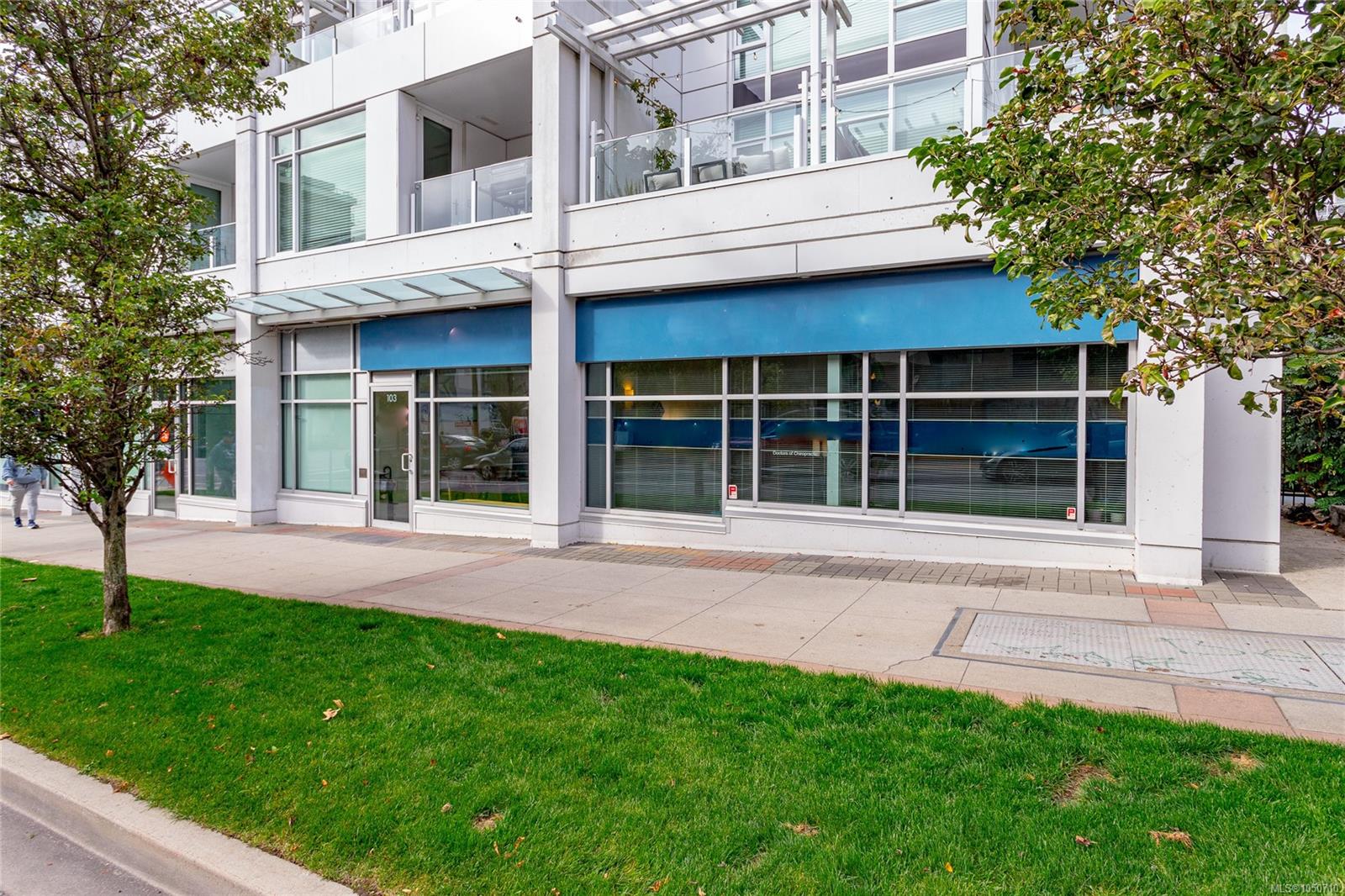 103-1090 Johnson St — listing photo 5 of 29