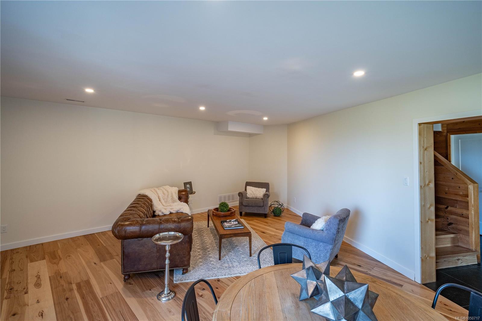 8030 Trans Canada Hwy — listing photo 14 of 41
