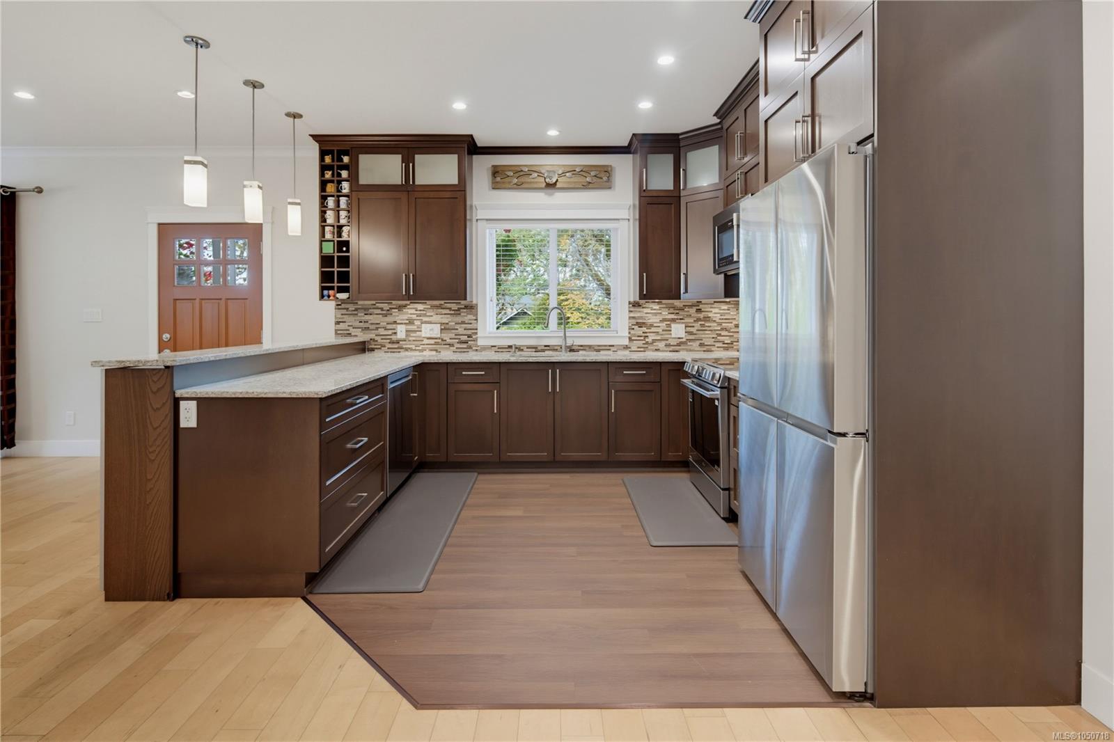 3919 Blenkinsop Rd — listing photo 8 of 41