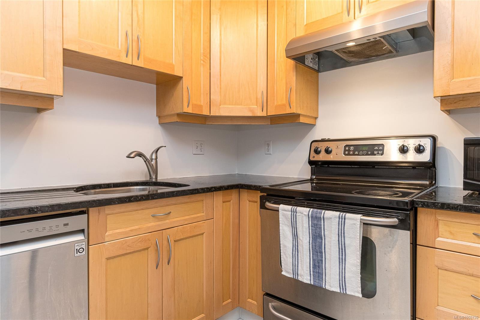 101-827 North Park St — listing photo 12 of 30