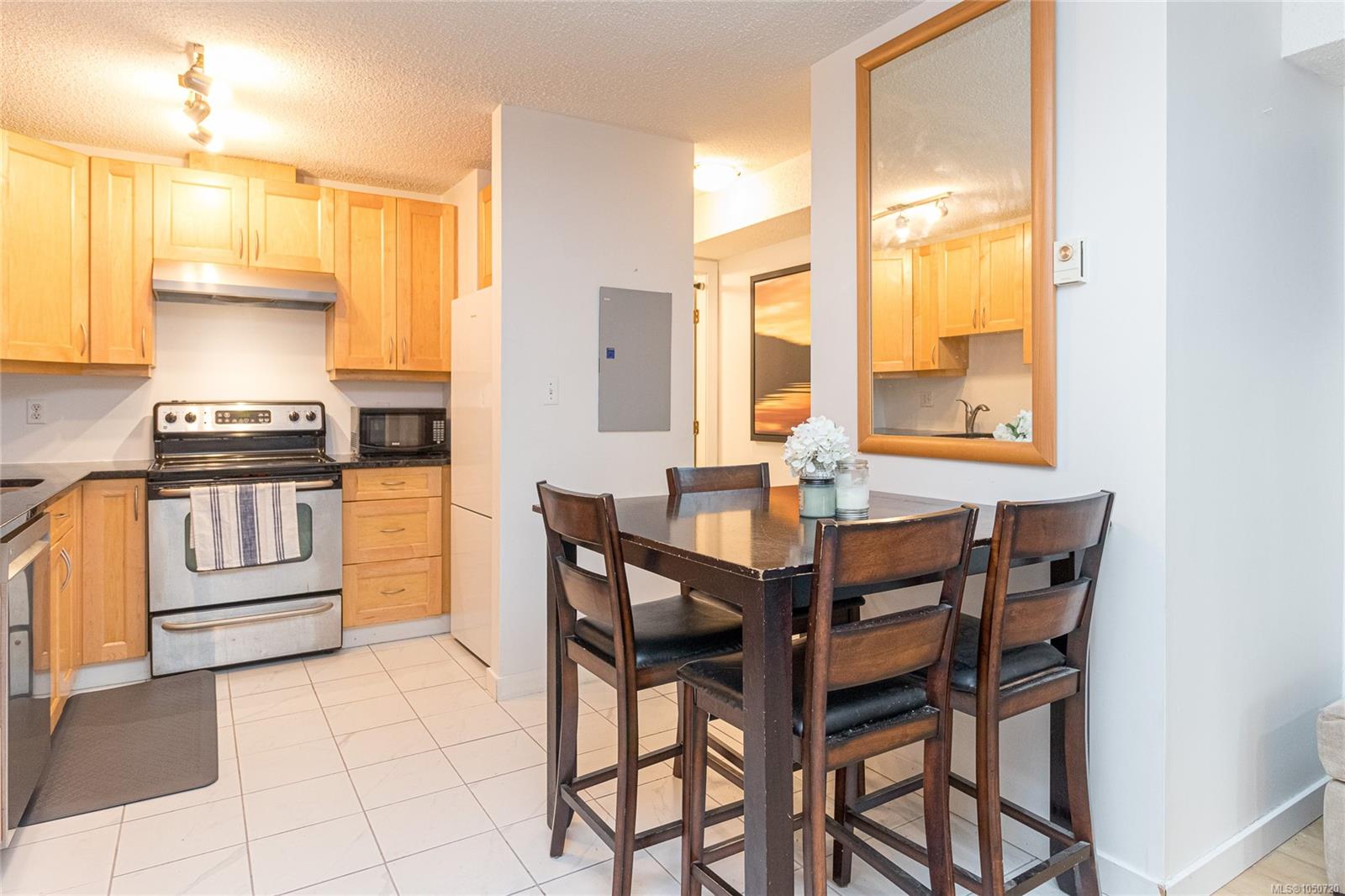 101-827 North Park St — listing photo 14 of 30