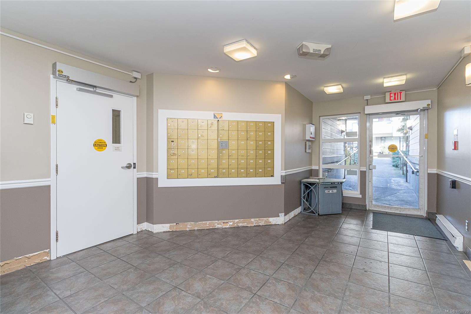 101-827 North Park St — listing photo 9 of 30