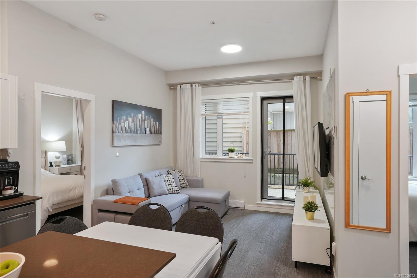 104-2843 Jacklin Rd — listing photo 5 of 23
