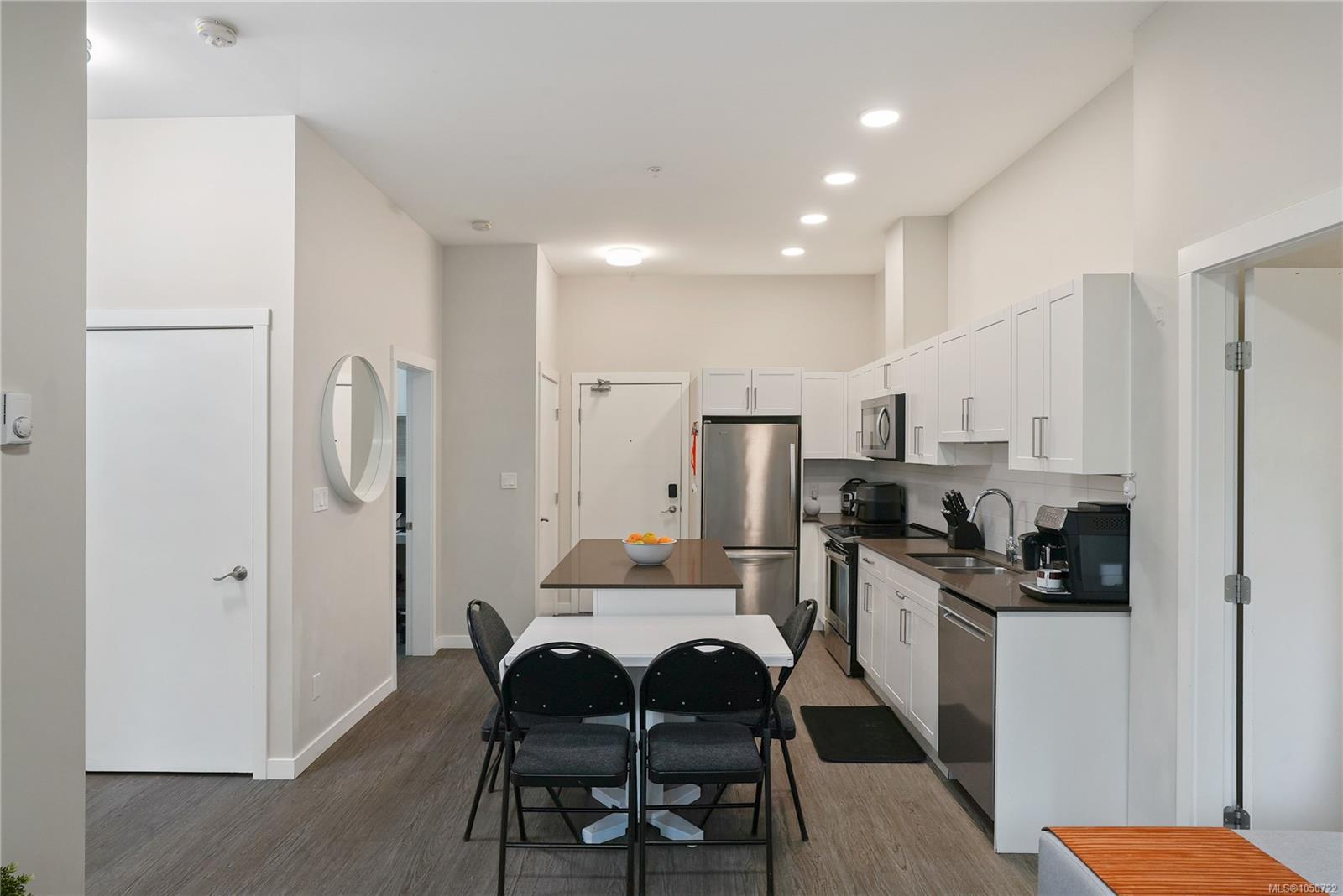 104-2843 Jacklin Rd — listing photo 7 of 23