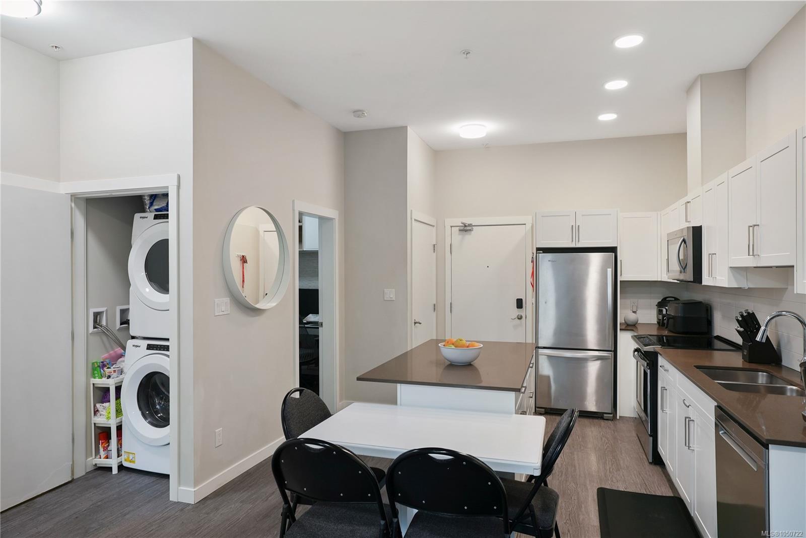 104-2843 Jacklin Rd — listing photo 8 of 23
