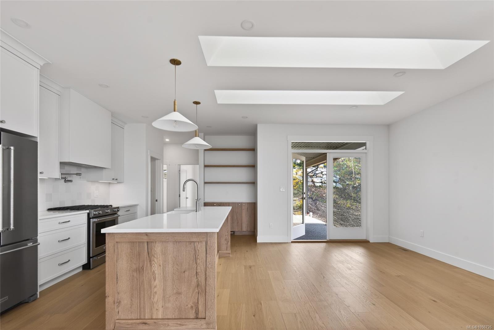 6226 Seablush Dr — listing photo 9 of 44