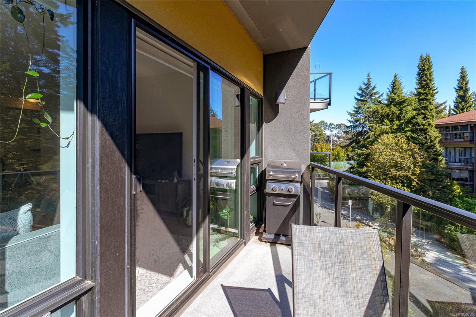 312-991 McKenzie Ave — listing photo 9 of 37