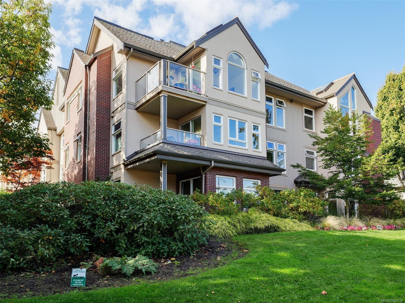 837 Selkirk Ave, Esquimalt