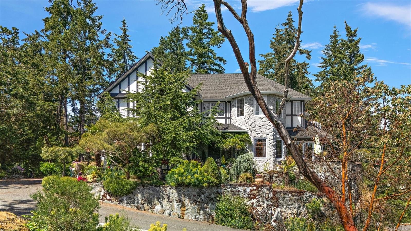 405 Coralee Pl, Langford