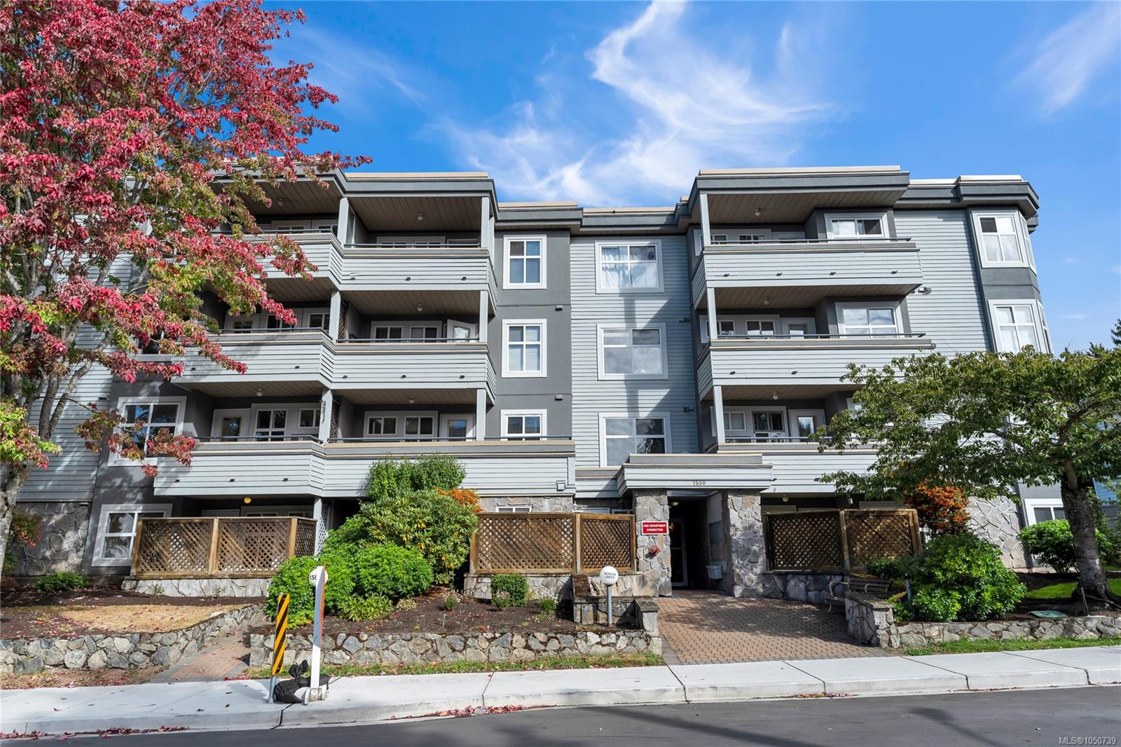 104-1580 Christmas Ave — listing photo 2 of 26