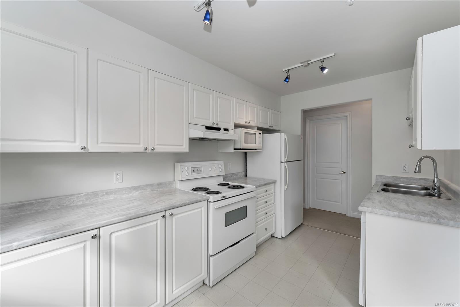 104-1580 Christmas Ave — listing photo 10 of 26