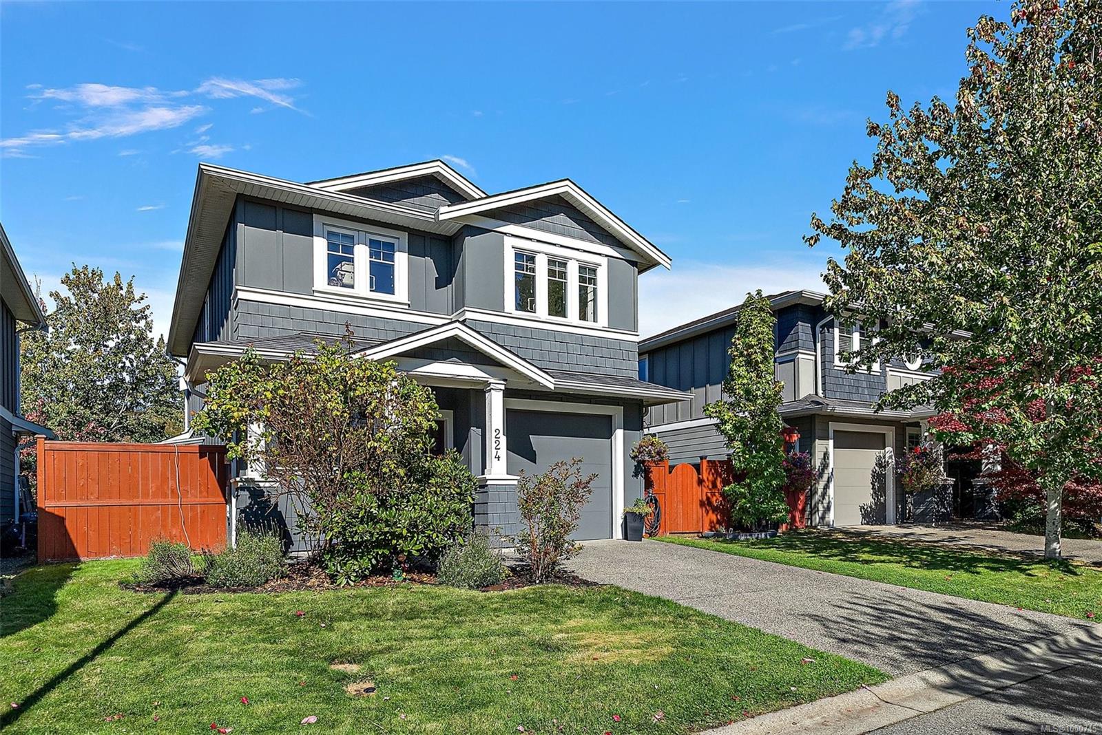 224 Traverse Close photo 3