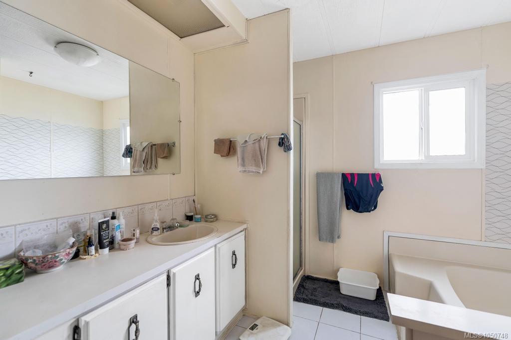 11090 Chemainus Rd — listing photo 14 of 47