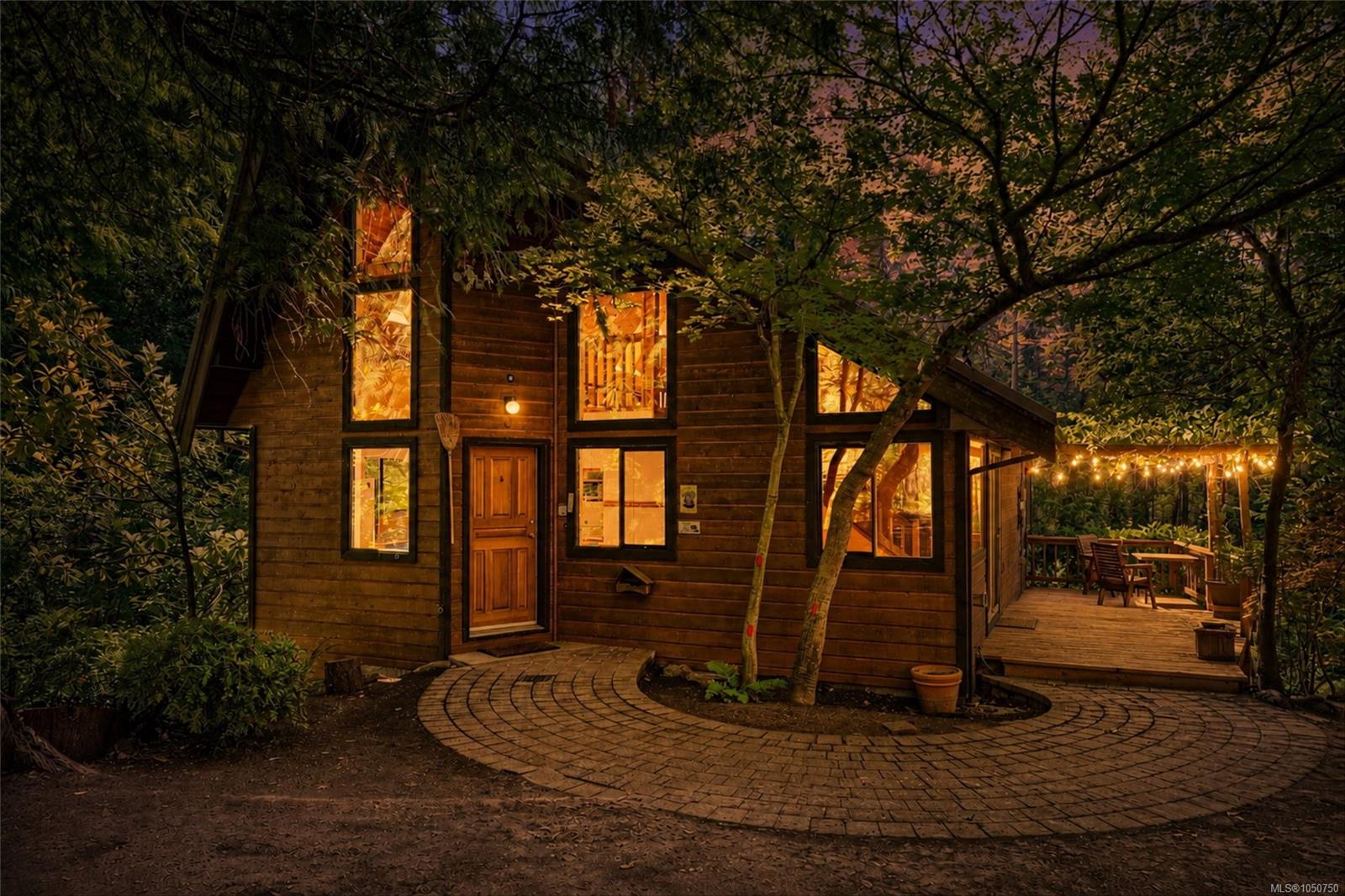 649 Lost Lake Rd — listing photo 4 of 50