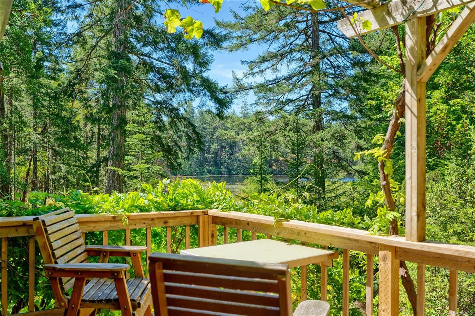 649 Lost Lake Rd — listing photo 6 of 50