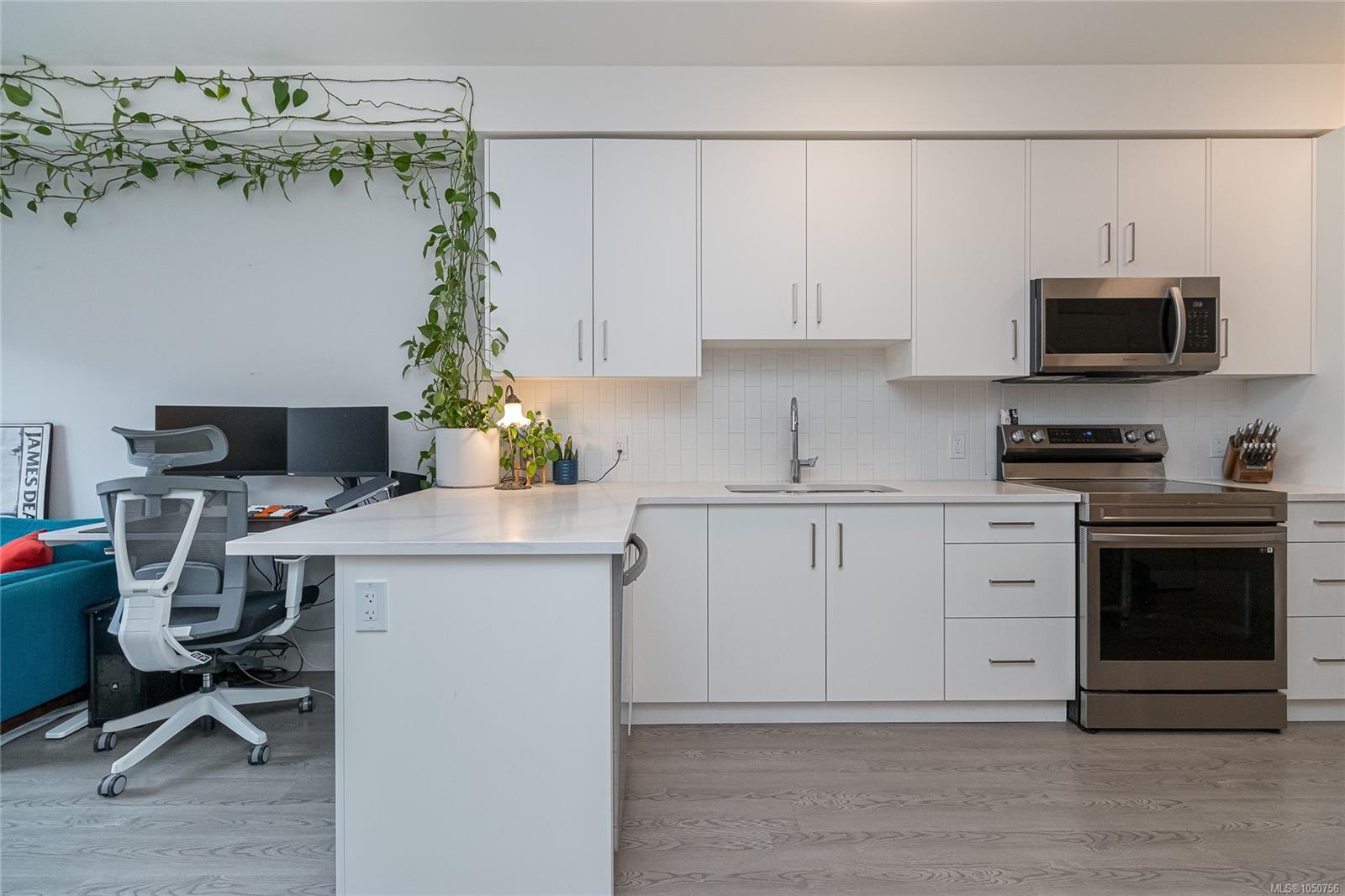 207-707 Treanor Ave — listing photo 8 of 38