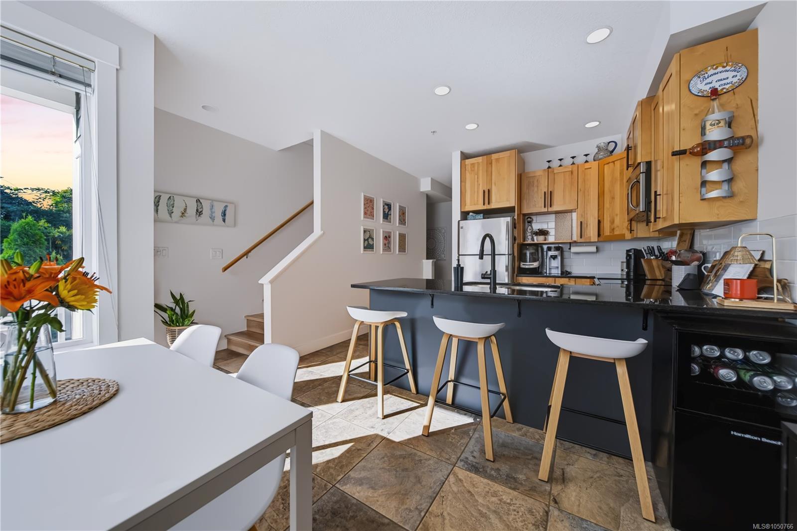 102-6057 Doumont Rd — listing photo 3 of 26