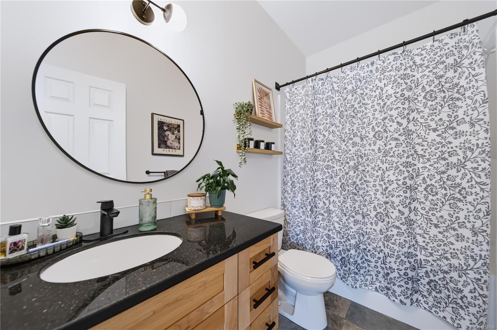 102-6057 Doumont Rd — listing photo 7 of 26