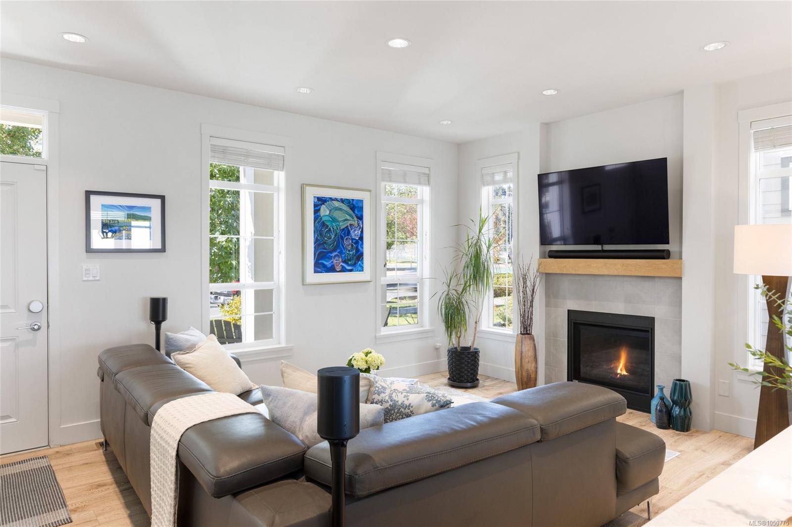 3517 Ryder Hesjedal Way — listing photo 12 of 56