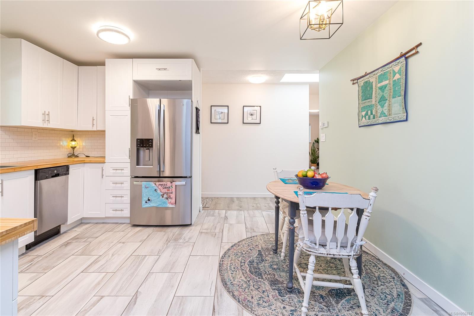 2196 Phillips Rd — listing photo 12 of 32