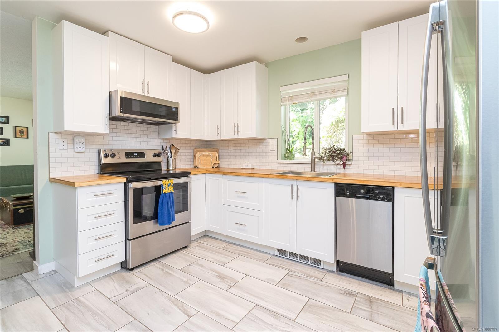 2196 Phillips Rd — listing photo 13 of 32