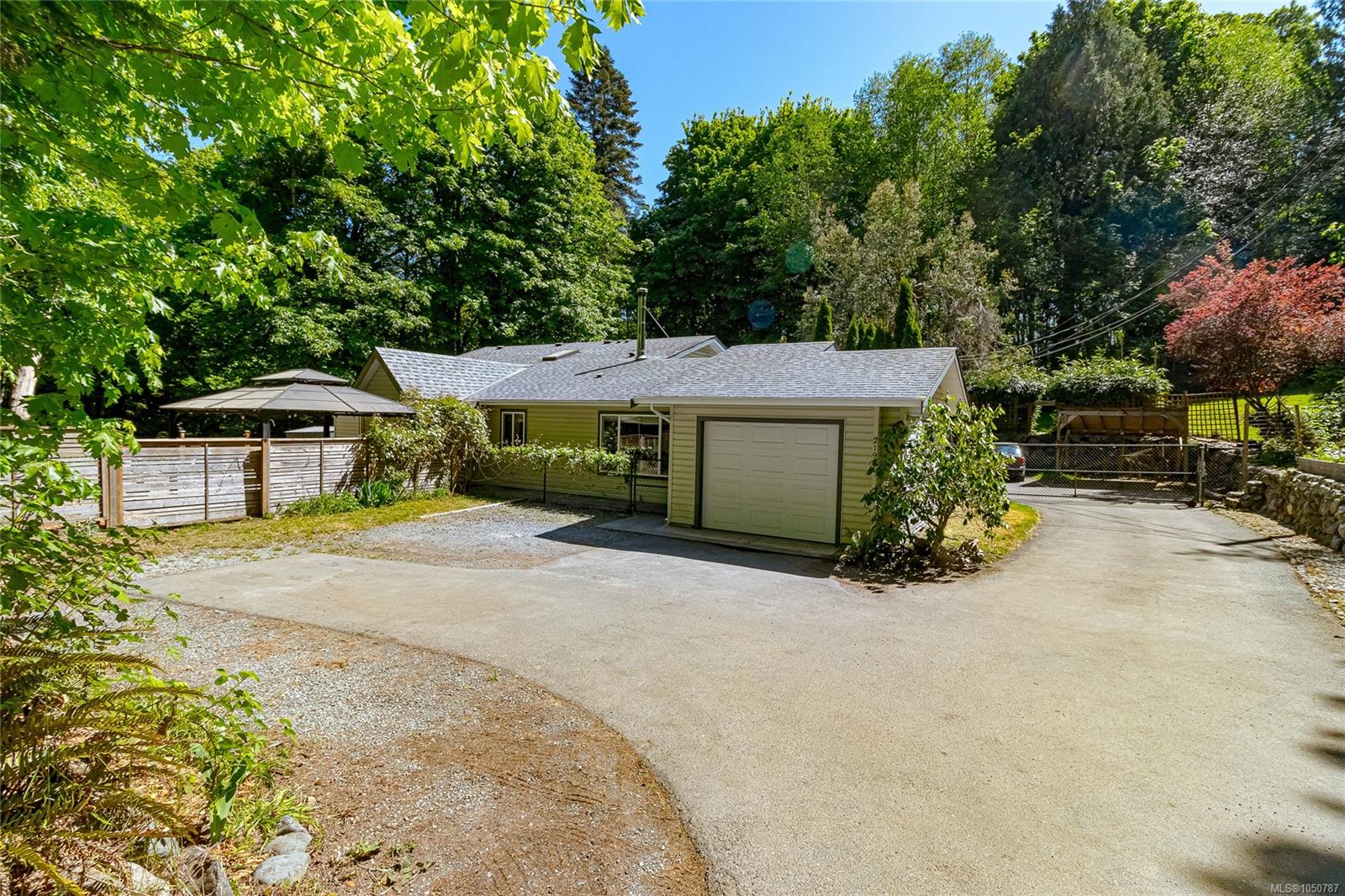 2196 Phillips Rd — listing photo 5 of 32