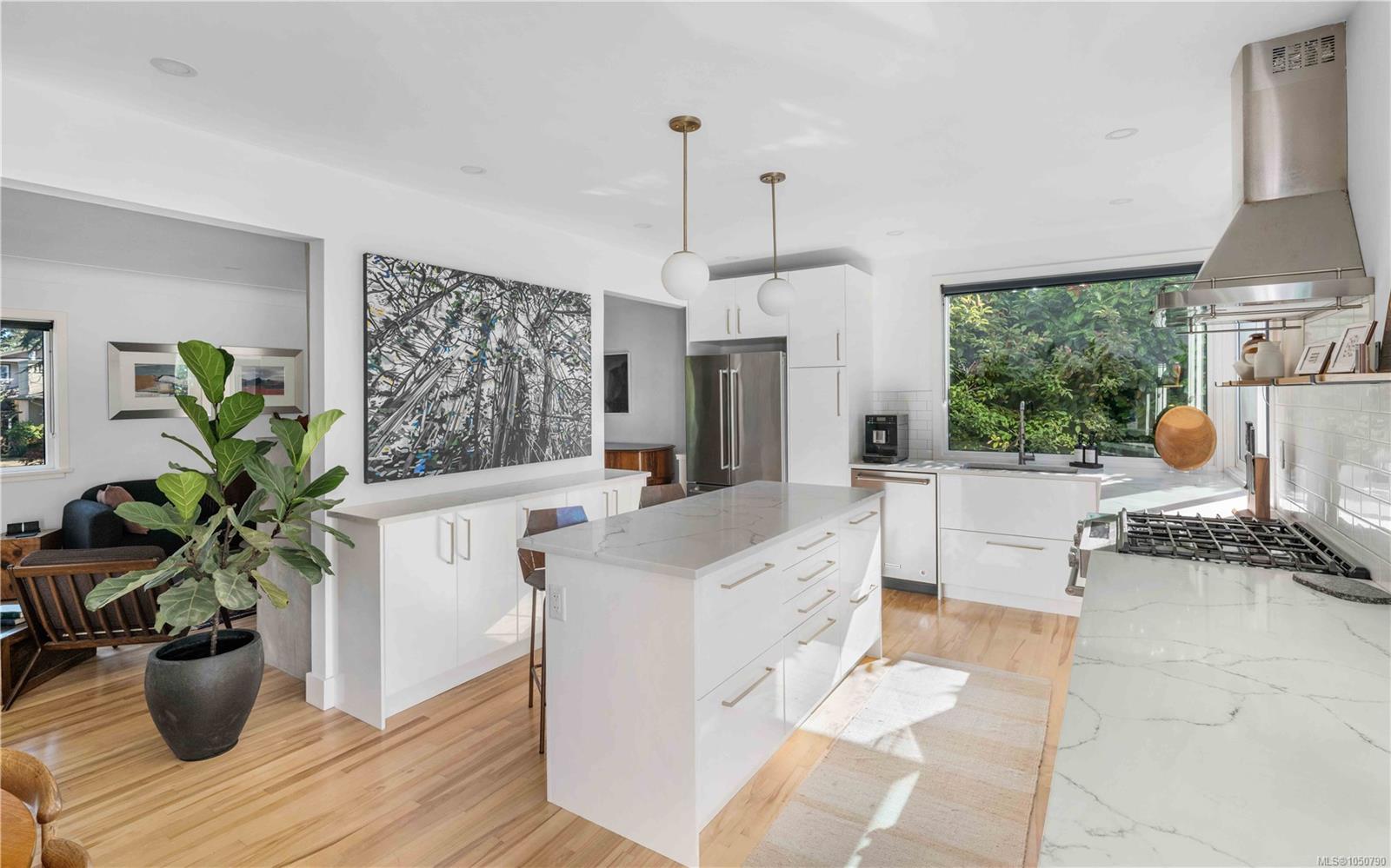 773 Middleton St — listing photo 5 of 37
