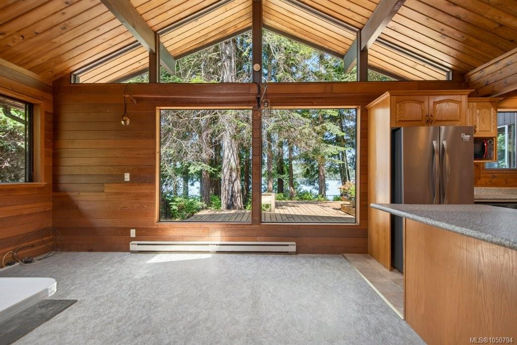 7630 Ships Point Rd — listing photo 9 of 29