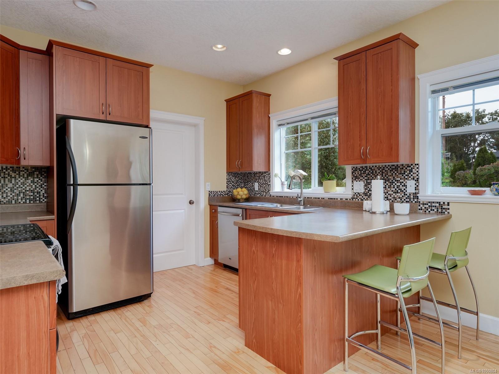 B-1704 Feltham Rd — listing photo 8 of 25