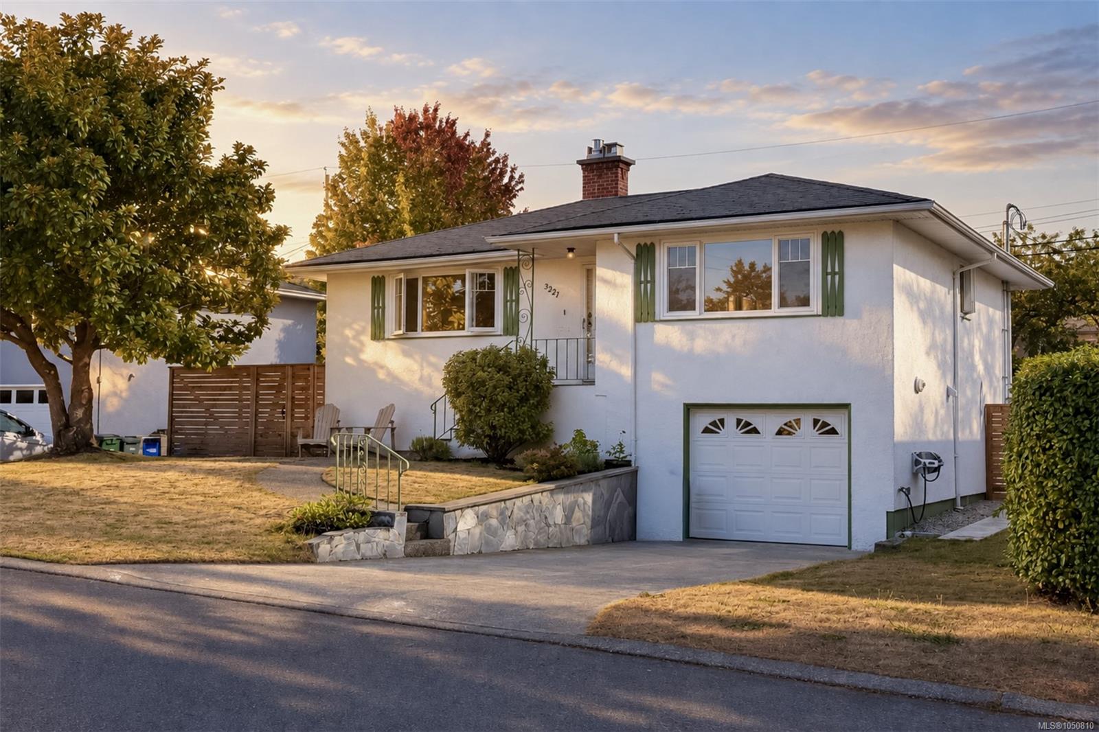 3221 Service St, Saanich