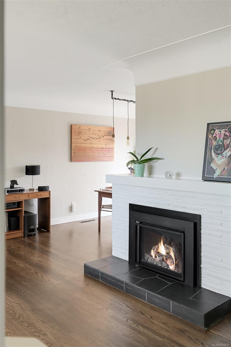 3221 Service St — listing photo 5 of 45