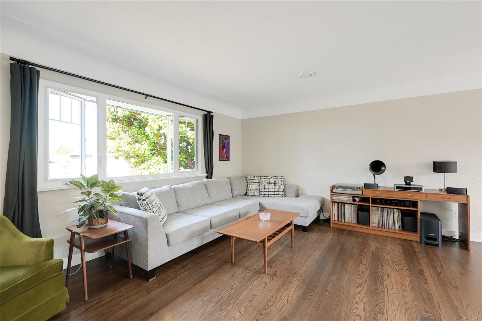 3221 Service St — listing photo 8 of 45