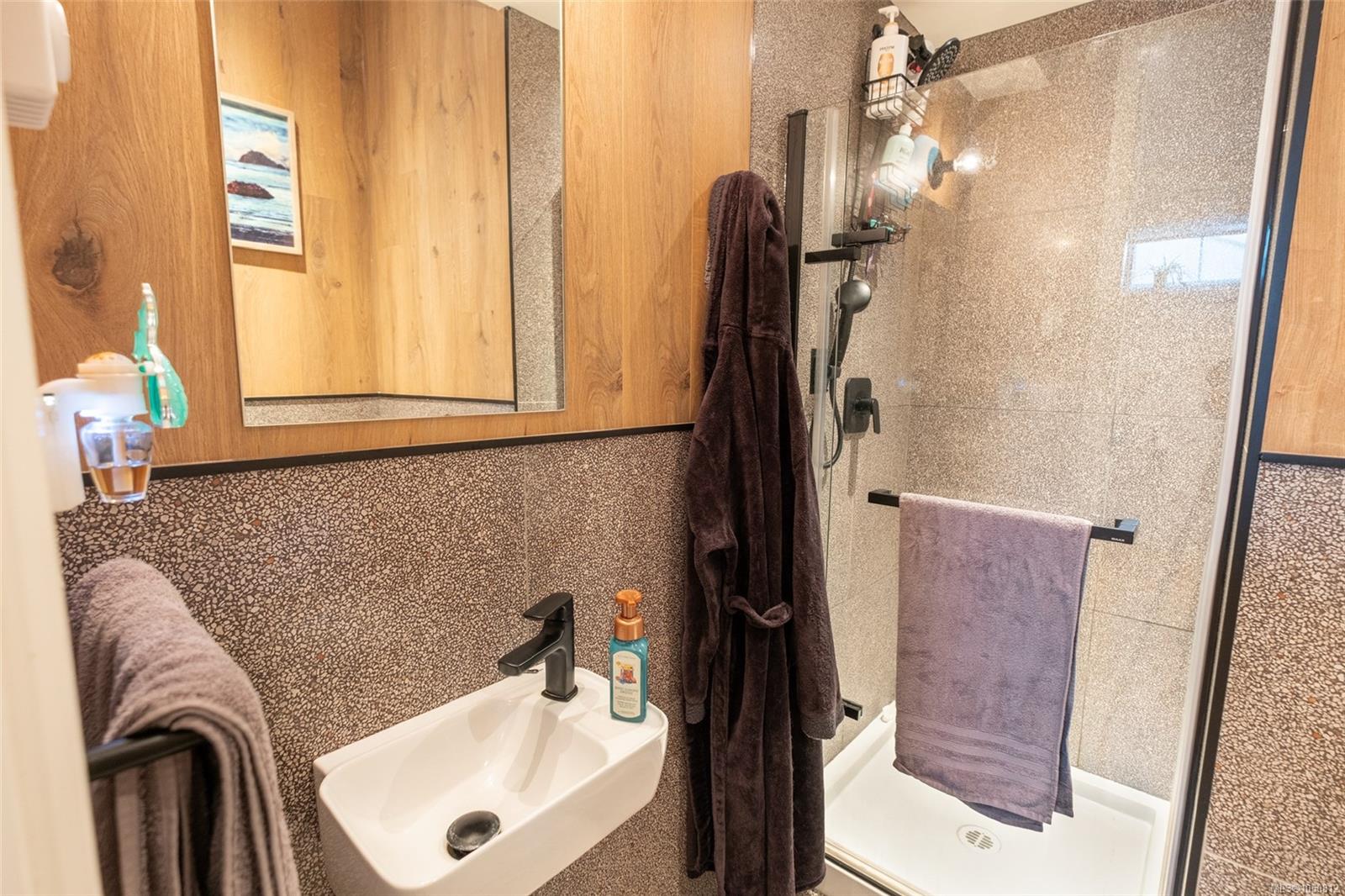 1-590 Marine Dr — listing photo 12 of 29