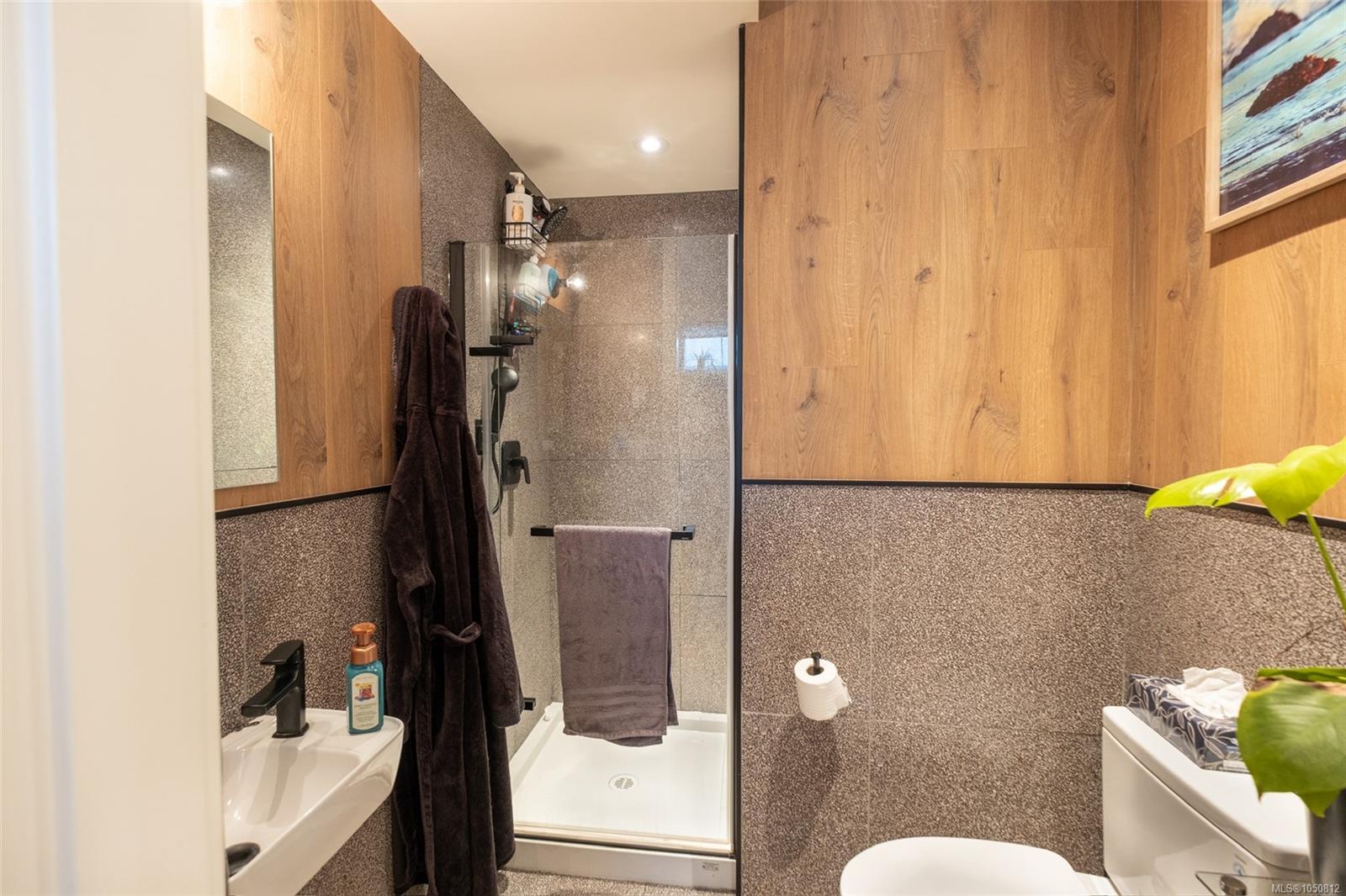 1-590 Marine Dr — listing photo 13 of 29
