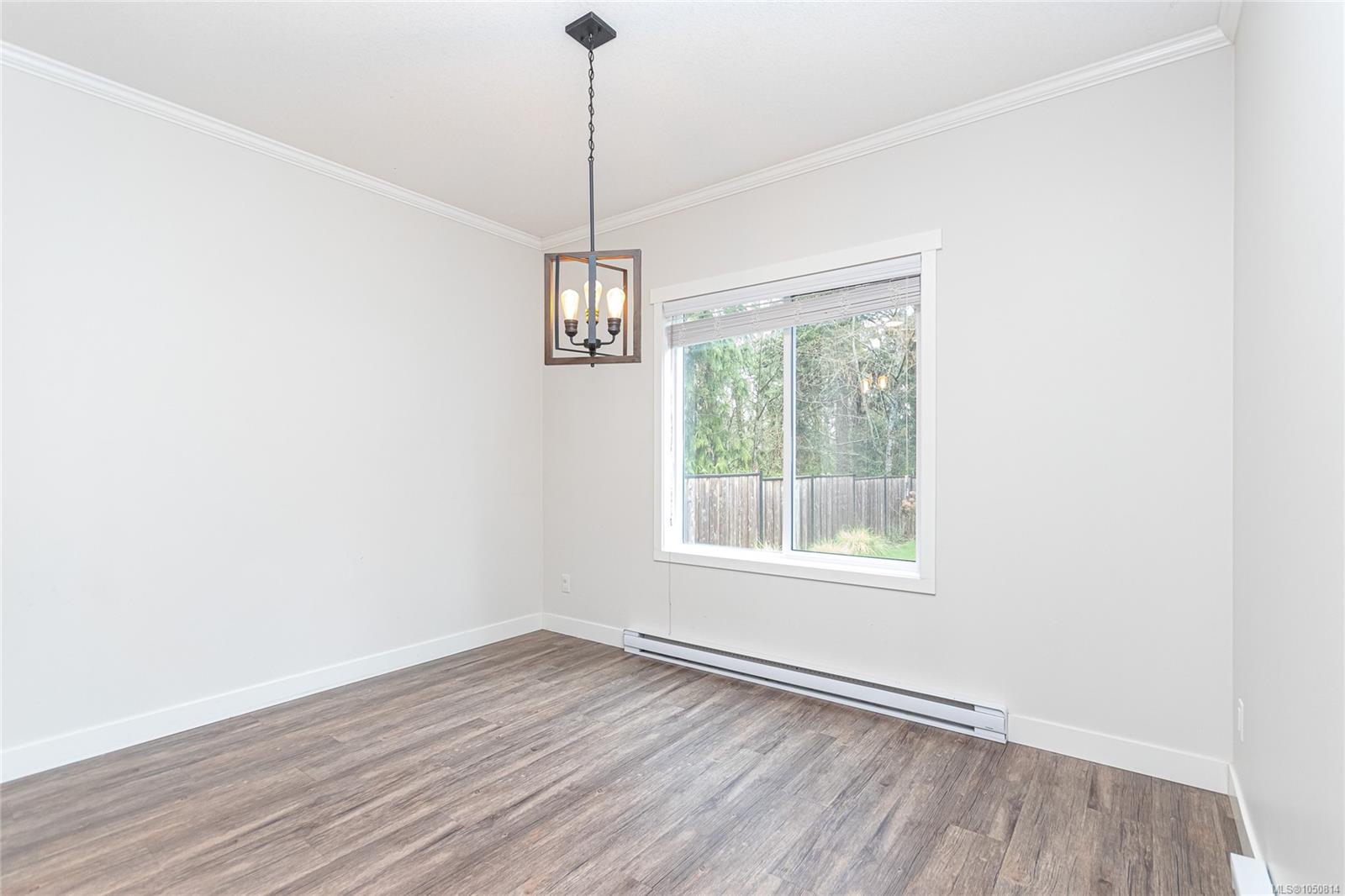 17 Saanich Ridge Dr — listing photo 14 of 48