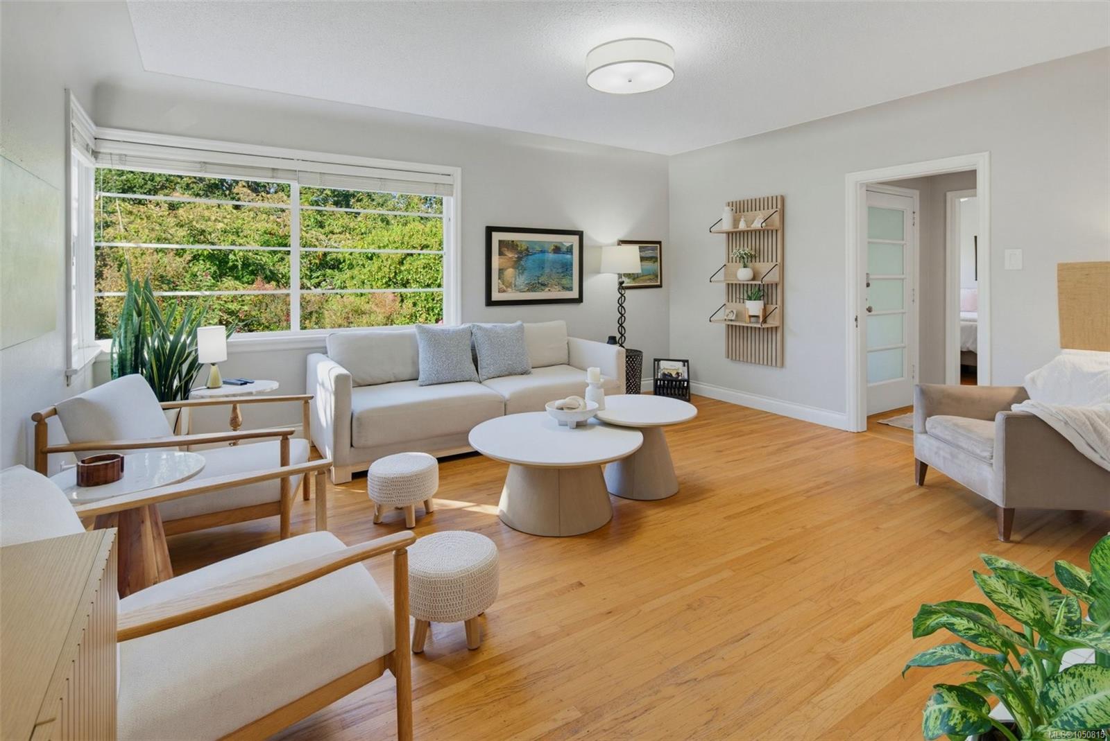 943 Linkleas Ave — listing photo 13 of 57