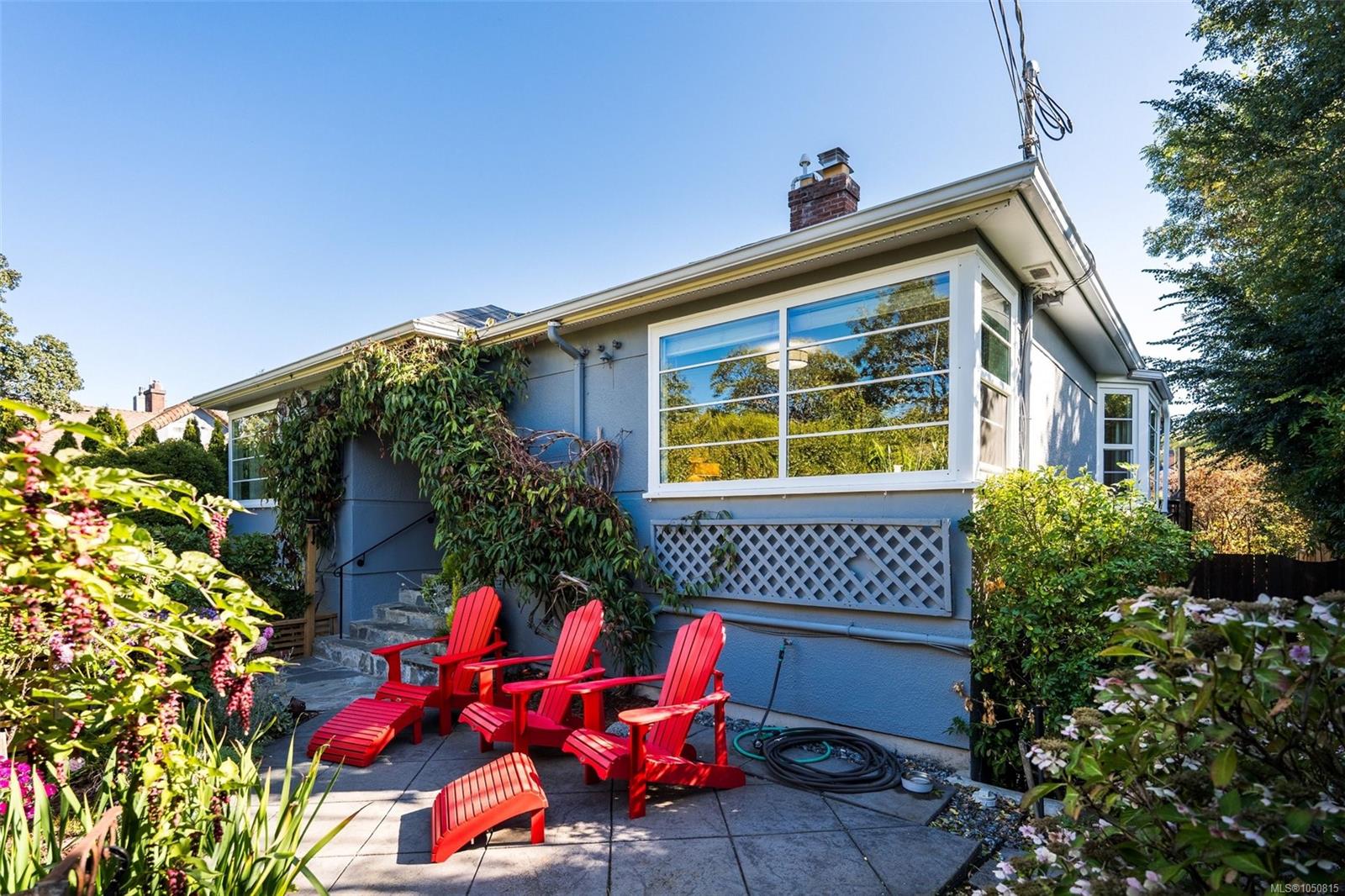943 Linkleas Ave — listing photo 4 of 57