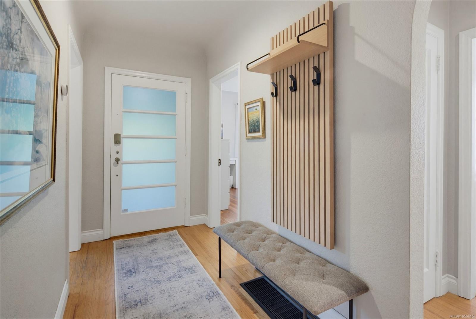 943 Linkleas Ave — listing photo 9 of 57