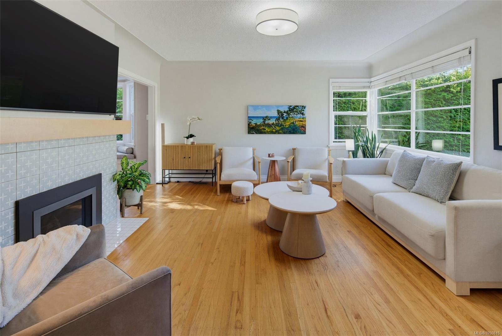 943 Linkleas Ave — listing photo 10 of 57