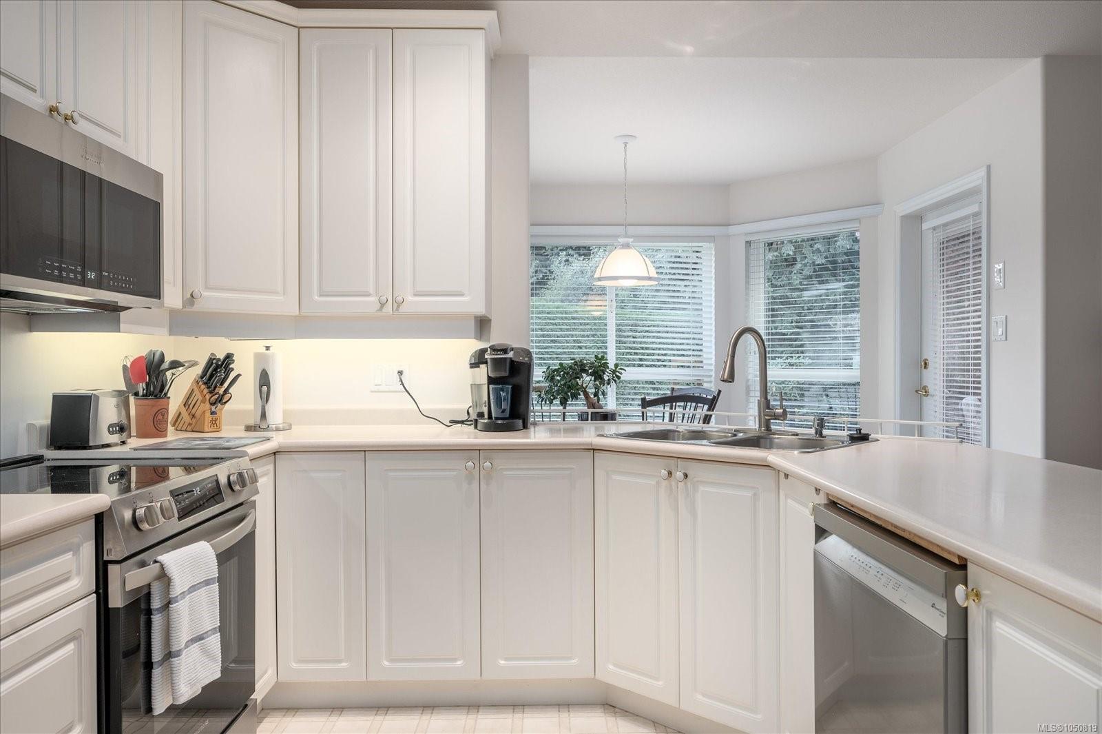 1204 Gabriola Dr — listing photo 13 of 39