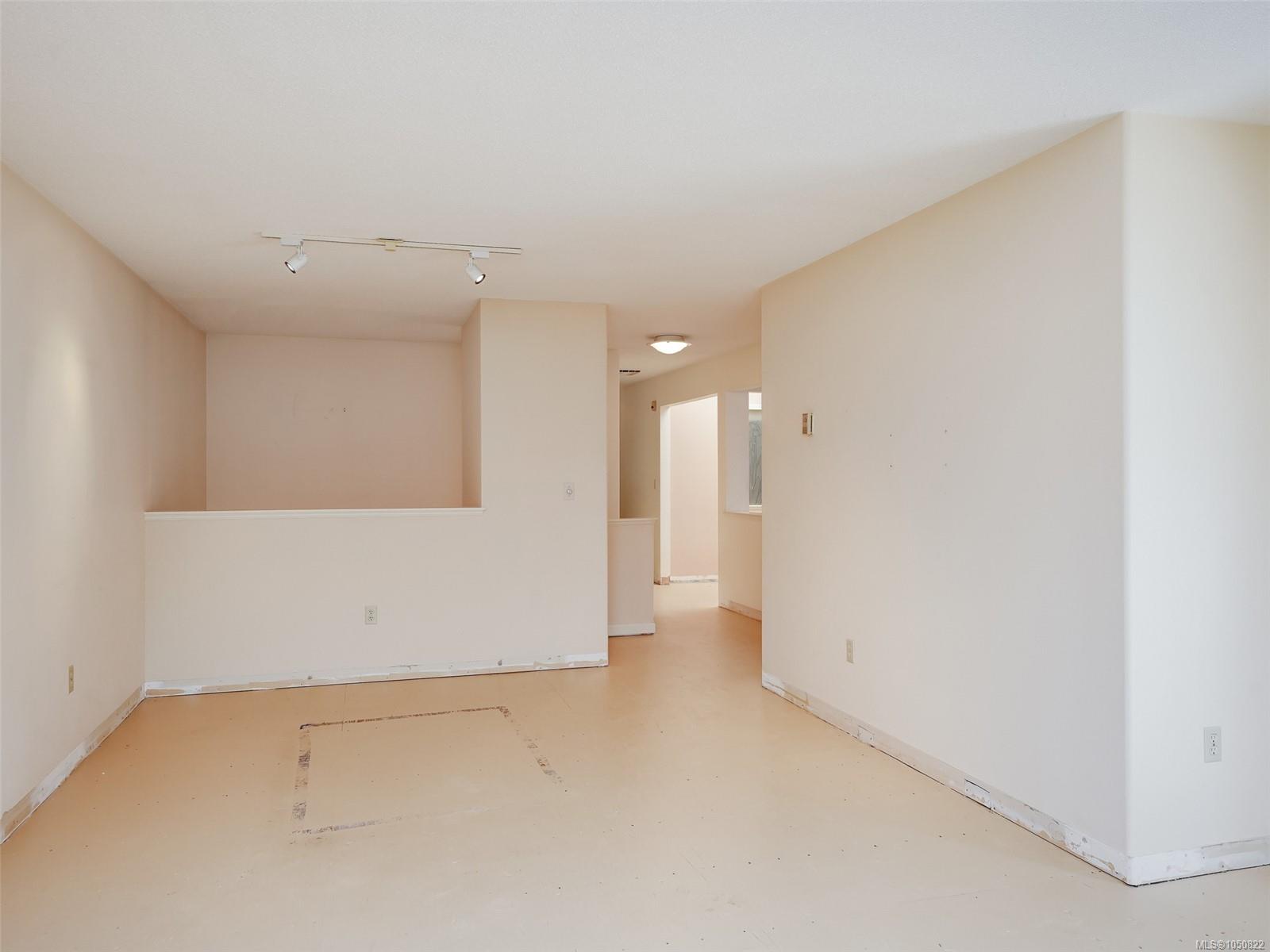 5-930 Josephine Rd — listing photo 7 of 34