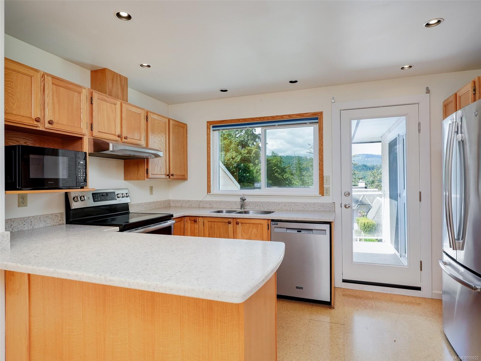 5-930 Josephine Rd — listing photo 9 of 34