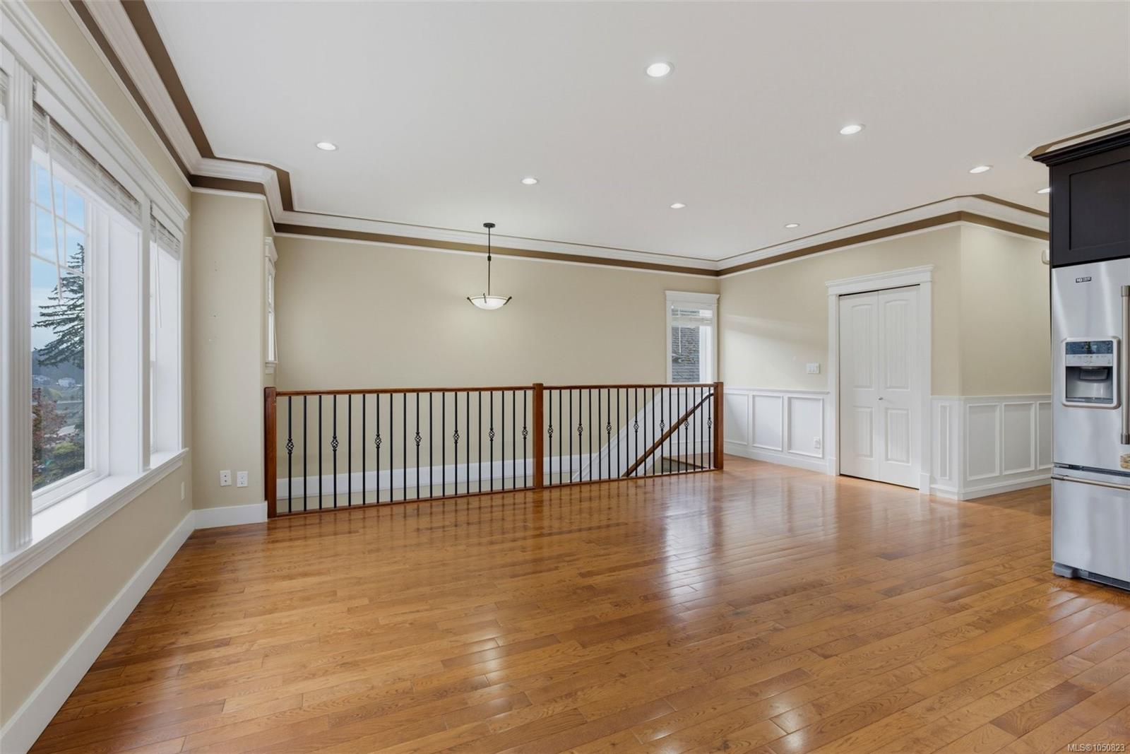 2079 Longspur Dr — listing photo 12 of 35