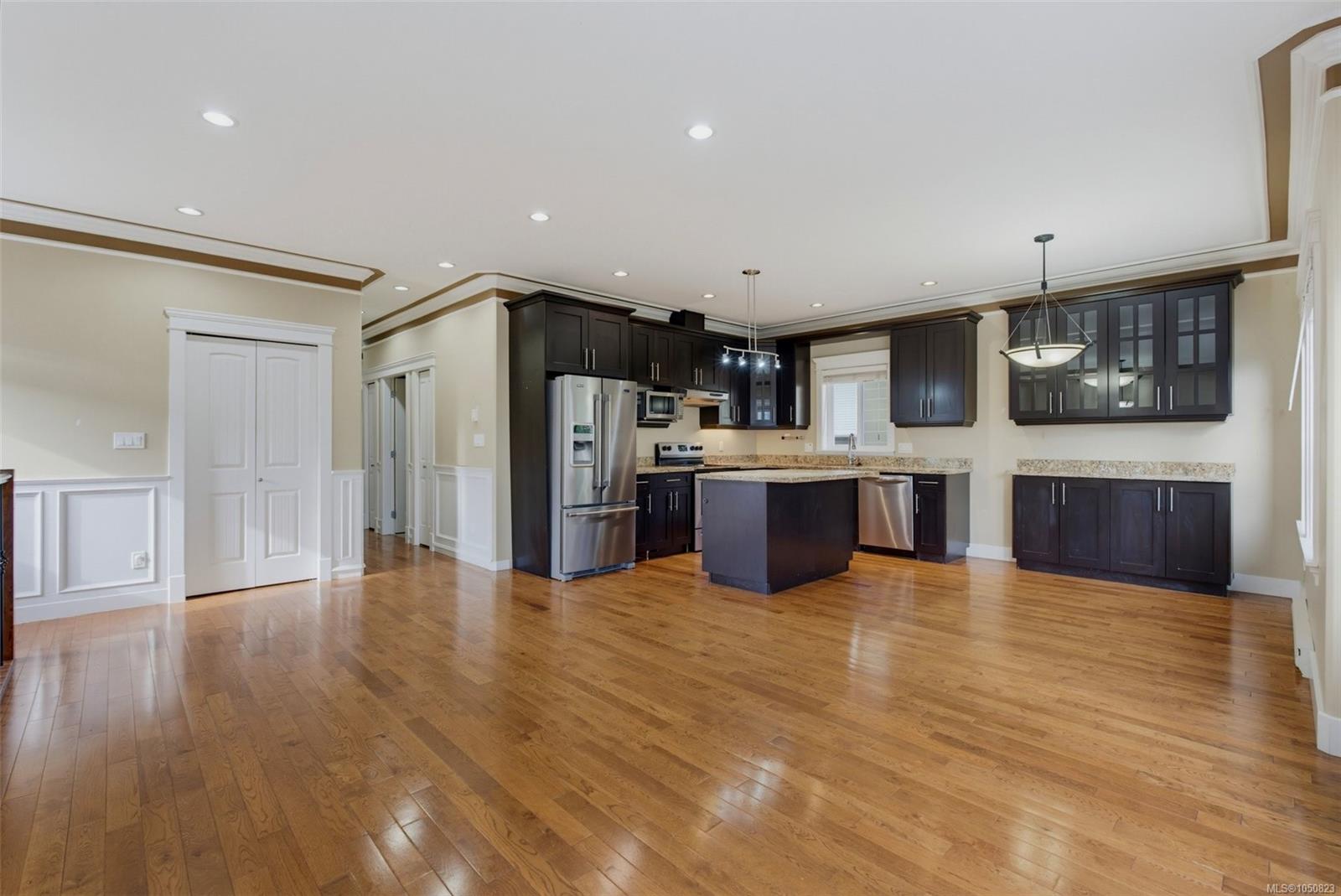 2079 Longspur Dr — listing photo 13 of 35