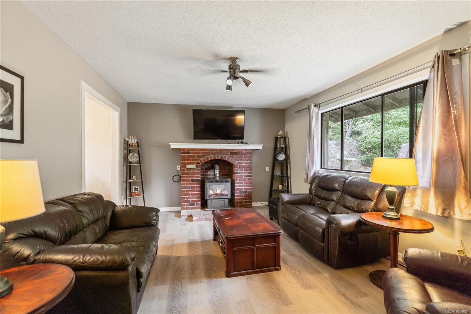 3572 Wishart Rd — listing photo 10 of 31