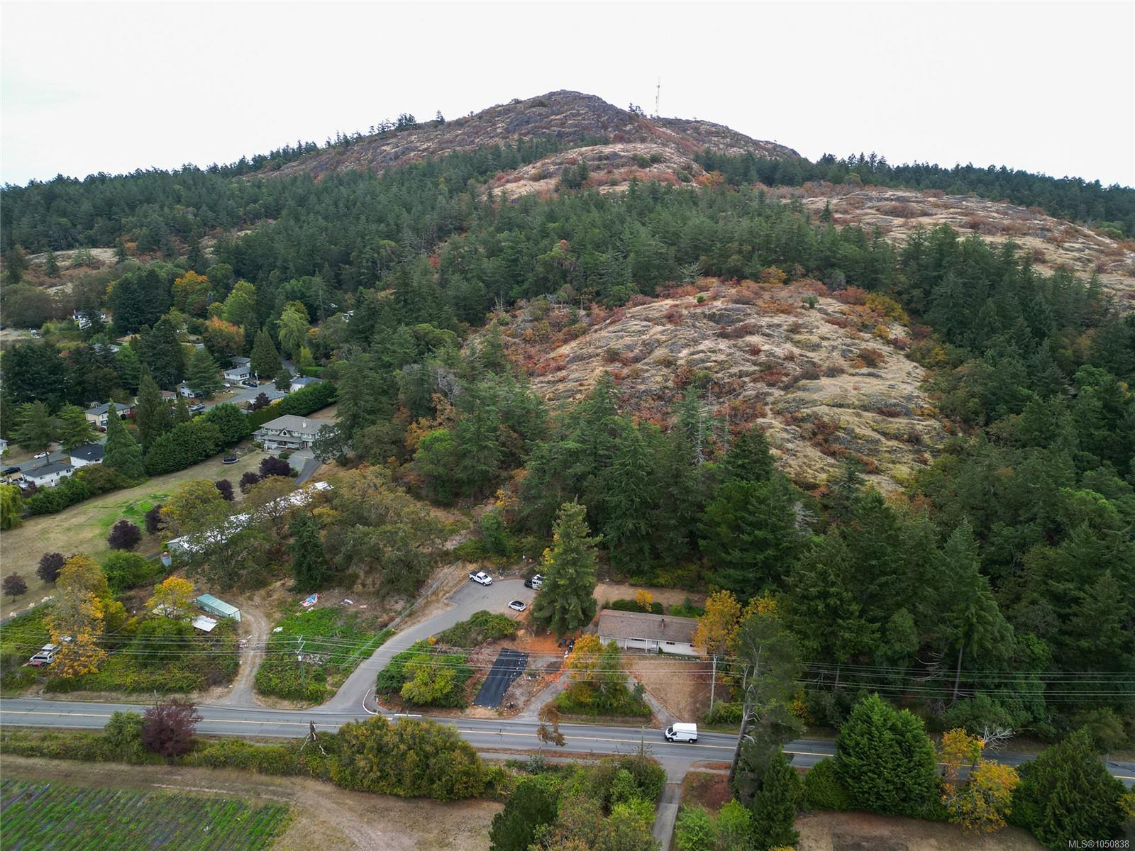 4439 Blenkinsop Rd — listing photo 4 of 42