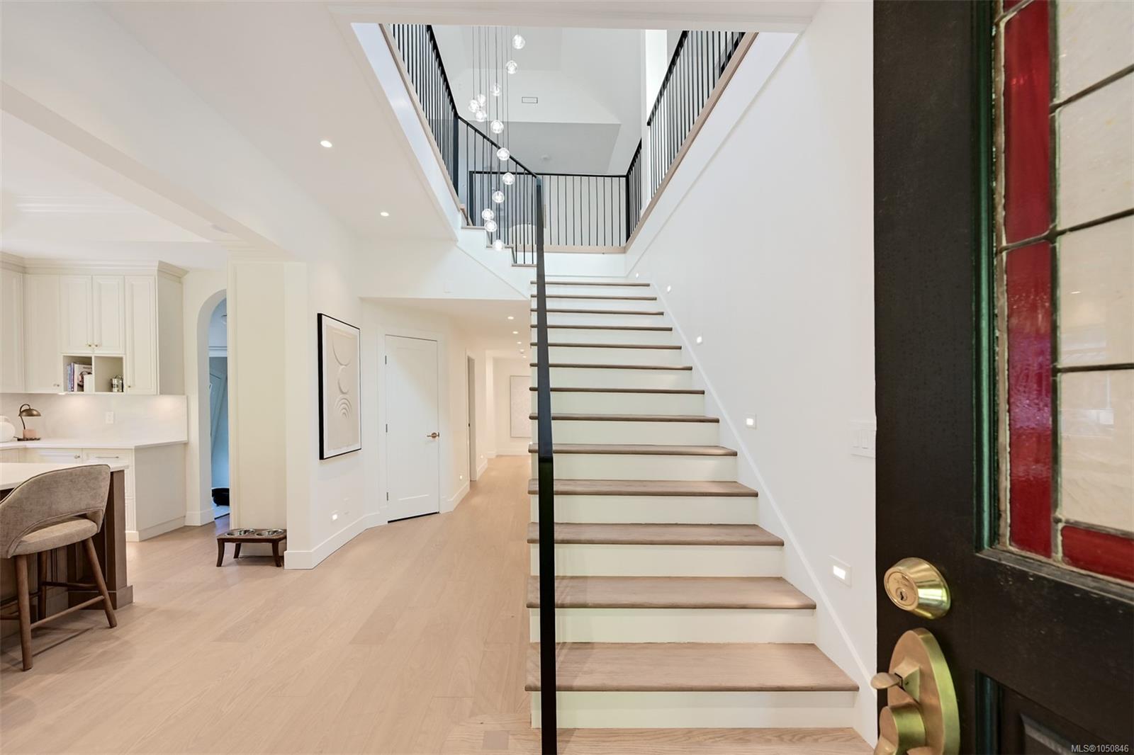 8401 Lawrence Rd — listing photo 8 of 74