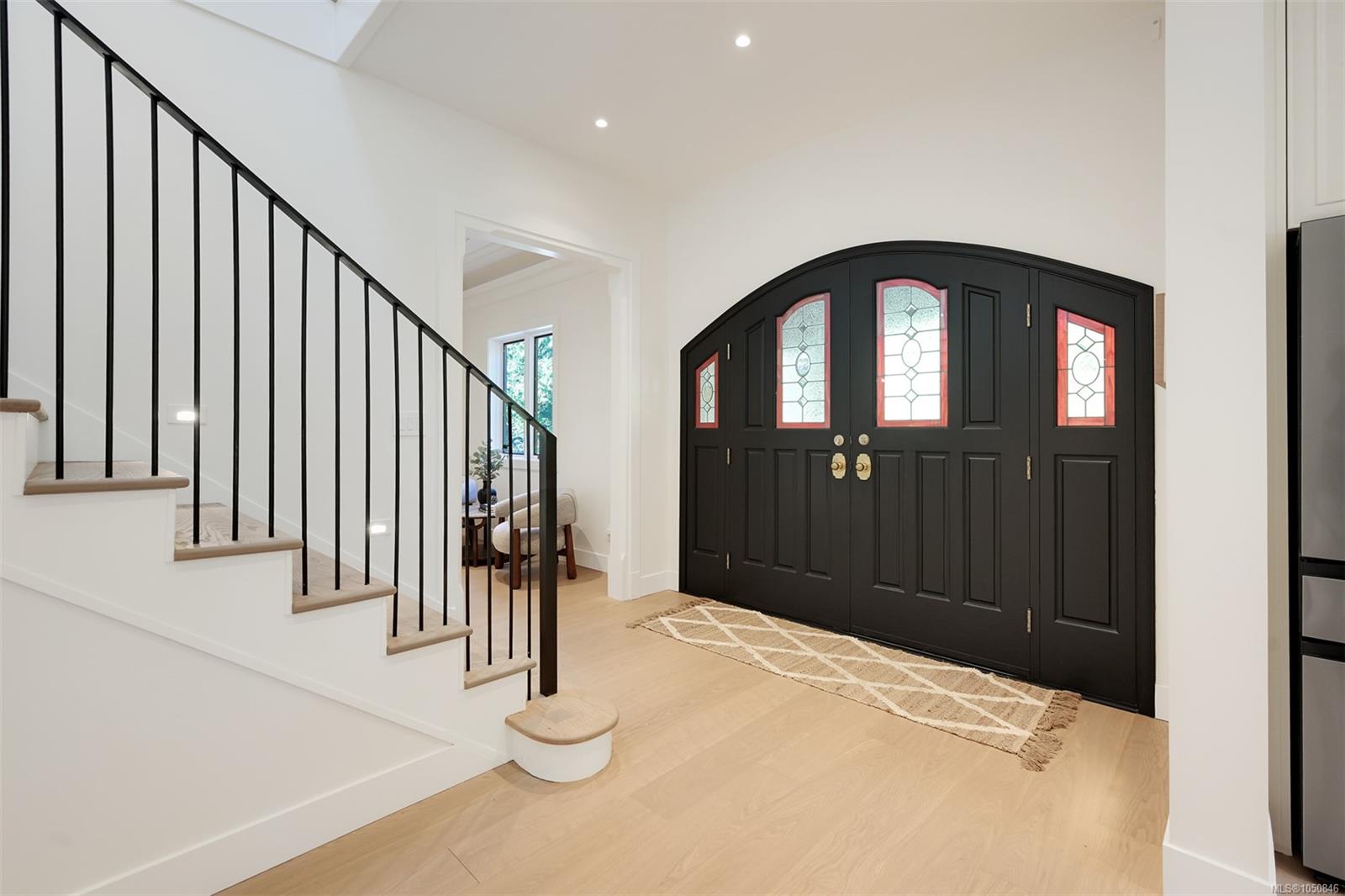 8401 Lawrence Rd — listing photo 9 of 74