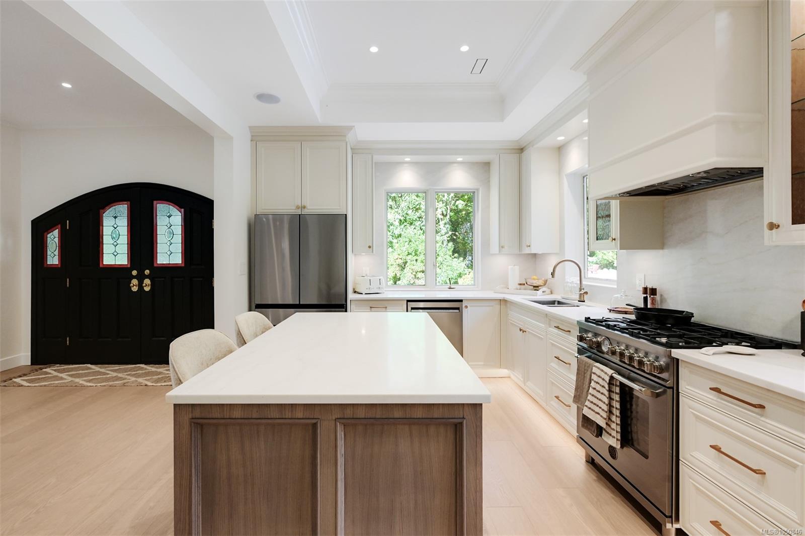 8401 Lawrence Rd — listing photo 10 of 74