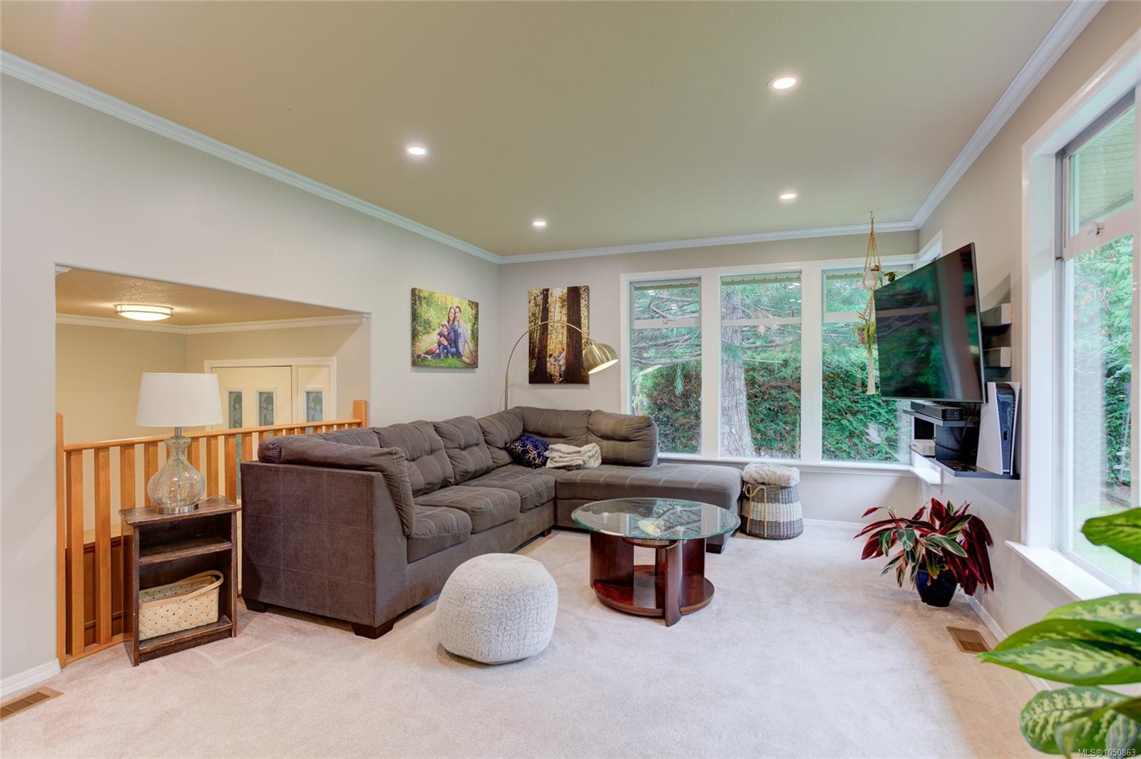 100 Elk Rd — listing photo 6 of 58